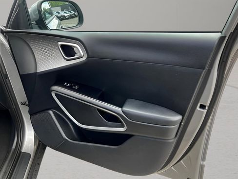 Used 2023 Kia Soul LX w/ Option Group 015 image 30