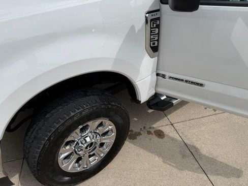 Used 2018 Ford F350 XLT w/ XLT Premium Package AWD/4WD image 6