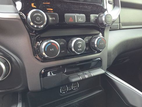 Used 2021 RAM 1500 Big Horn RWD image 12