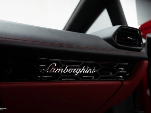 Used 2023 Lamborghini Huracan EVO image 44