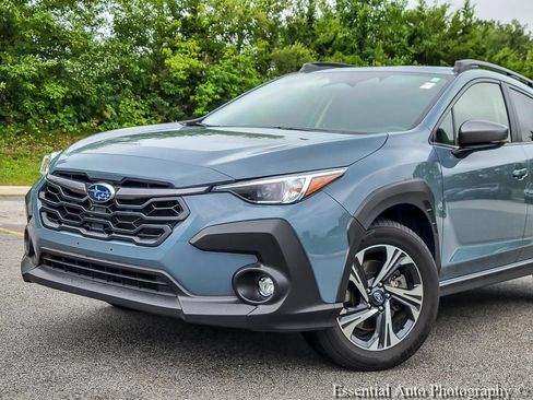 Used 2024 Subaru Crosstrek 2.0i Premium AWD/4WD image 2