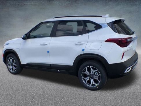 Used 2021 Kia Seltos EX image 17