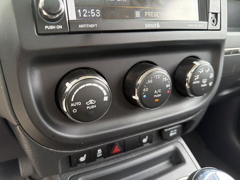 Used 2017 Jeep Patriot High Altitude AWD/4WD image 18