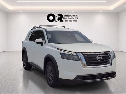 Used 2024 Nissan Pathfinder SV