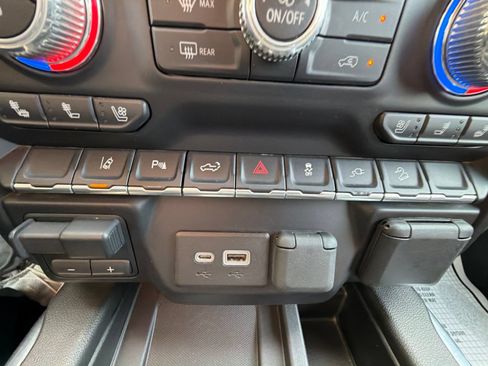 Used 2022 GMC Sierra 2500 AT4 w/ AT4 Premium Plus Package AWD/4WD image 24