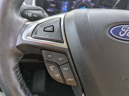 Used 2021 Ford Edge SEL image 16