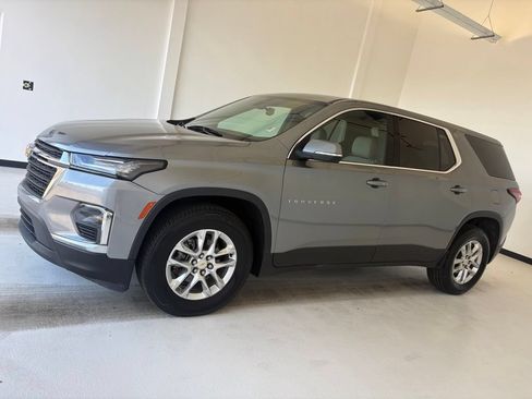 Used 2023 Chevrolet Traverse LS FWD image 15