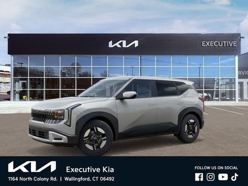 New 2027 Kia Seltos LX FWD image 3