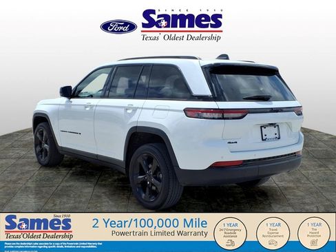 Used 2023 Jeep Grand Cherokee Altitude AWD/4WD image 5