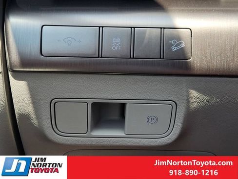 Used 2025 Hyundai Kona SEL AWD/4WD image 22