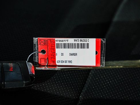 Used 2019 Dodge Charger SXT w/ Leather Interior Group image 7