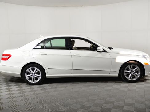 Used 2011 Mercedes-Benz E 350 4MATIC Sedan image 7