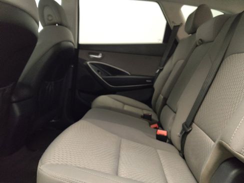 Used 2019 Hyundai Santa Fe XL SE FWD image 18