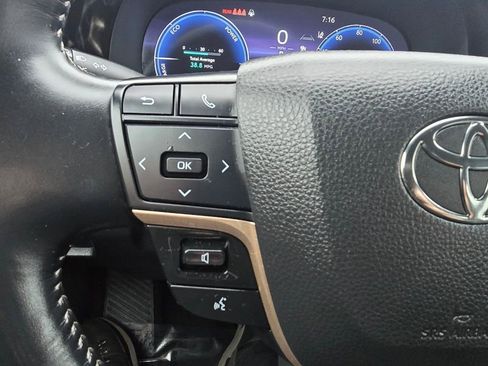 Used 2024 Toyota Crown Limited image 20