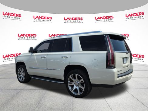 Used 2015 Cadillac Escalade Luxury RWD image 5