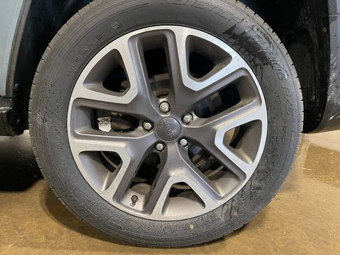 Used 2016 Jeep Renegade Latitude image 26