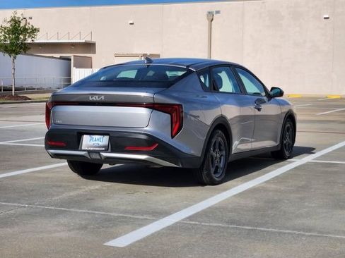 Used 2025 Kia K4 LXS image 5