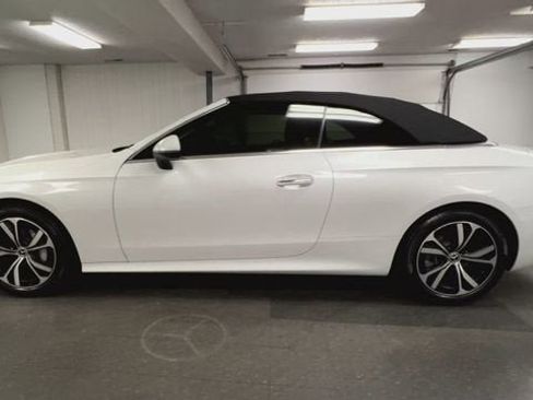 Used 2024 Mercedes-Benz CLE 300 4MATIC Cabriolet image 5