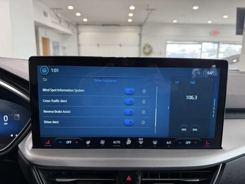 Used 2025 Ford Escape Platinum w/ Premium Technology Package image 20