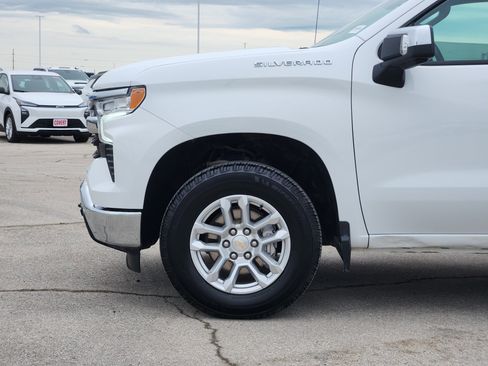 Used 2025 Chevrolet Silverado 1500 LT w/ Safety Package AWD/4WD image 9