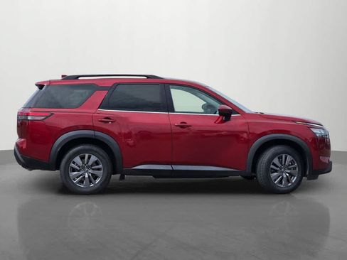 Used 2024 Nissan Pathfinder SV FWD image 7