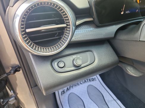 Used 2024 Chevrolet Trax ACTIV w/ Sunroof Package image 26