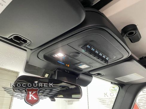 New 2025 Ford Bronco Badlands image 19