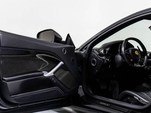 Used 2014 Ferrari F12 Berlinetta RWD image 33