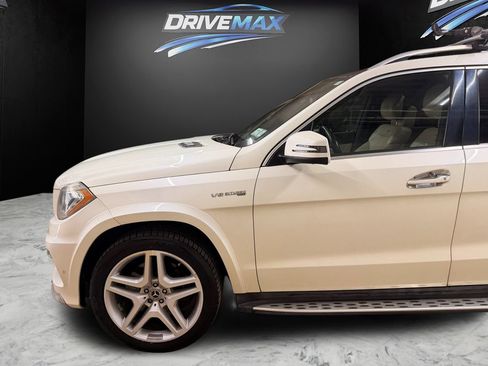 Used 2016 Mercedes-Benz GL 550 4MATIC image 9