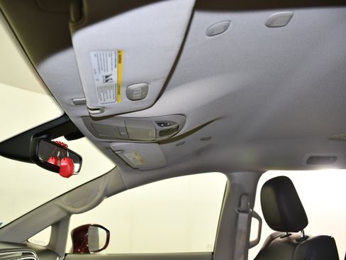 Used 2020 Chrysler Pacifica Touring-L FWD image 39