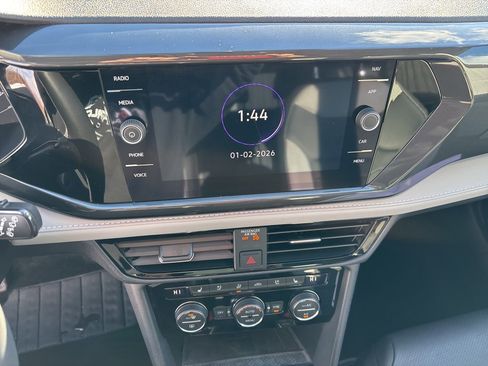 Used 2024 Volkswagen Taos SEL image 21