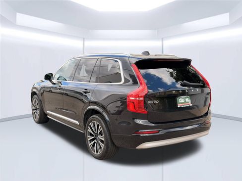 Used 2022 Volvo XC90 T5 Momentum w/ Climate Package AWD/4WD image 10