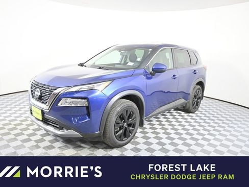 Used 2022 Nissan Rogue SV image 1