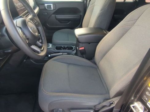 Used 2025 Jeep Wrangler Unlimited Sport AWD/4WD image 11