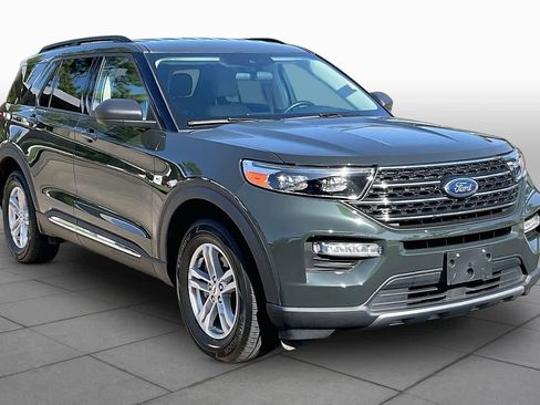 Used 2024 Ford Explorer XLT w/ Equipment Group 202A AWD/4WD image 3