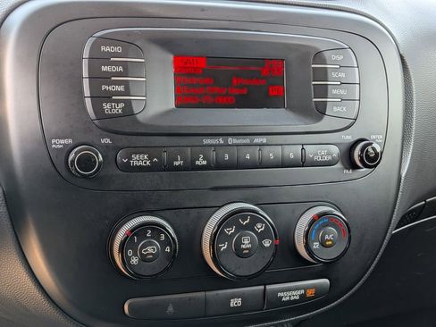 Used 2015 Kia Soul FWD image 20