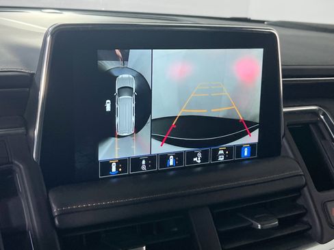 Used 2023 GMC Yukon AT4 w/ AT4 Premium Package image 14