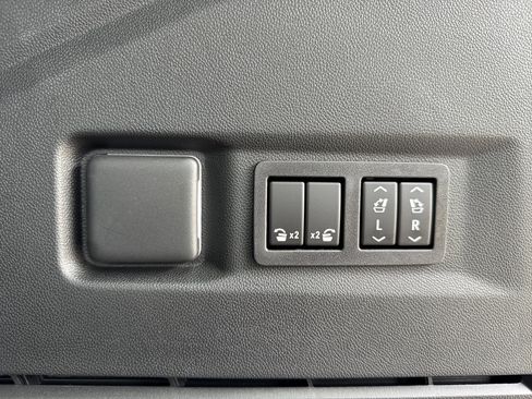 New 2026 GMC Yukon Denali AWD/4WD image 36