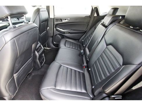 Used 2024 Ford Edge SEL image 7