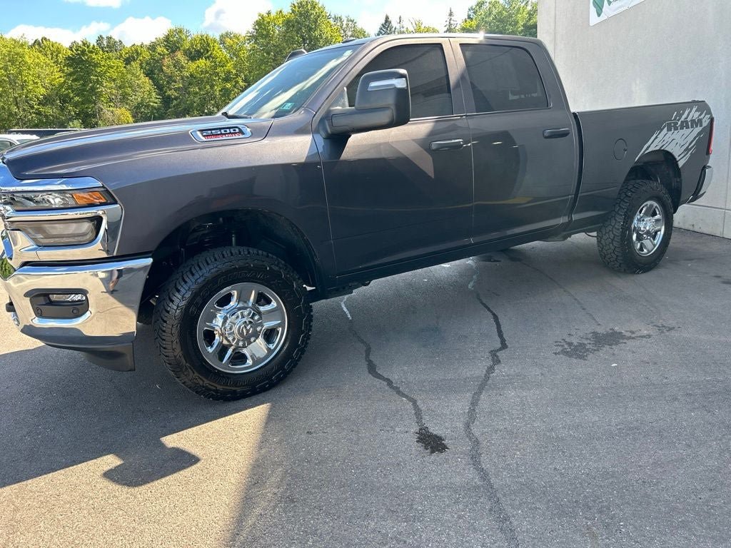 Used 2025 RAM 2500 Tradesman AWD/4WD image 2