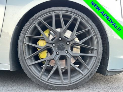 Used 2021 Chevrolet Corvette Stingray Premium Cpe w/ Z51 Performance Package image 3