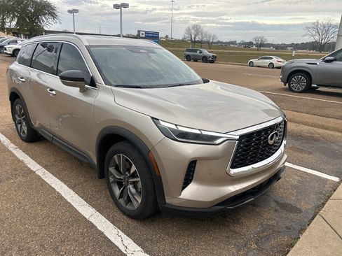 Used 2024 INFINITI QX60 Luxe w/ Vision Package image 4