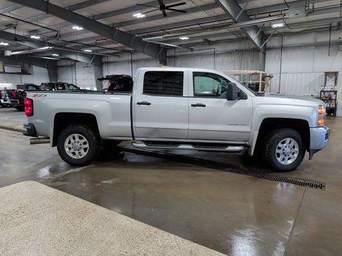 Used 2015 Chevrolet Silverado 2500 LT w/ Z71 Package, Off-Road image 2