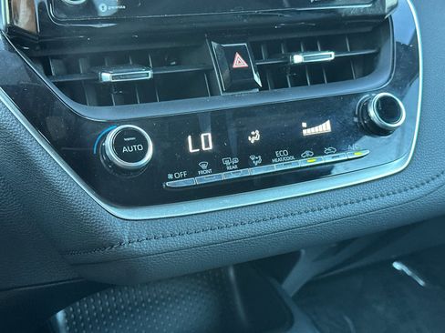 Used 2022 Toyota Corolla SE w/ Carpet Mat Package (TMS) image 19