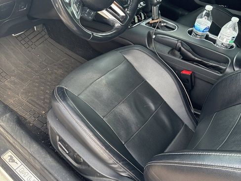 Used 2019 Ford Mustang Premium image 7