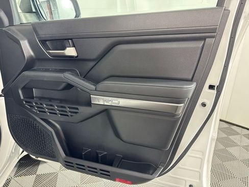 Used 2025 Toyota Tacoma TRD Sport image 39