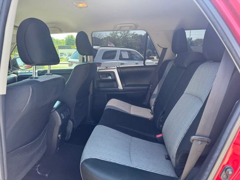 Used 2016 Toyota 4Runner SR5 AWD/4WD image 9