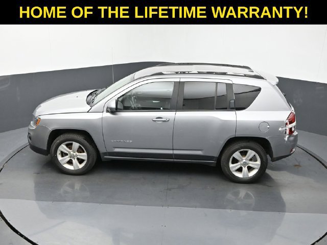 Used 2017 Jeep Compass Latitude AWD/4WD image 45