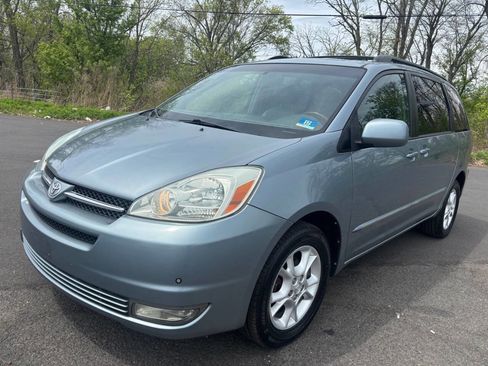 Used 2004 Toyota Sienna XLE AWD/4WD image 1