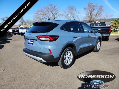 Used 2025 Ford Escape Active w/ Cold Weather Package image 11